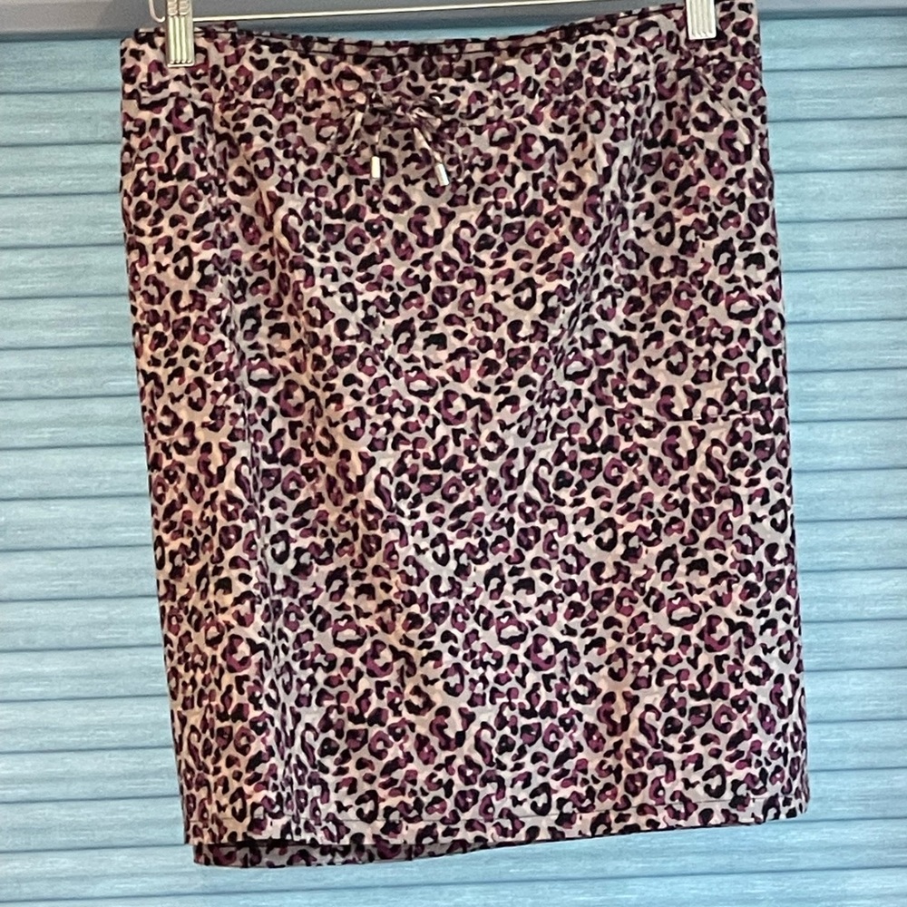 Chico’s Zenergy Skort Black & Purple Print